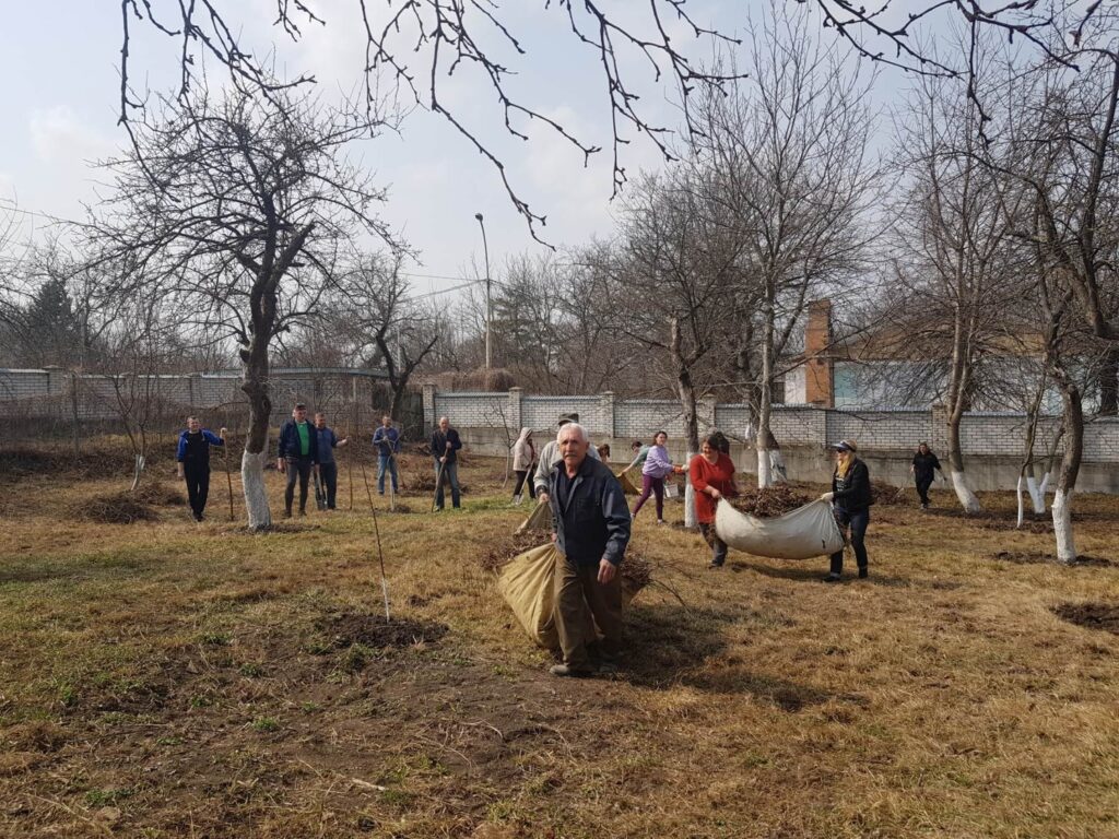 30 березня в Центрі дитячої та юнацької творчості відбулася традиційна толока з благоустрою