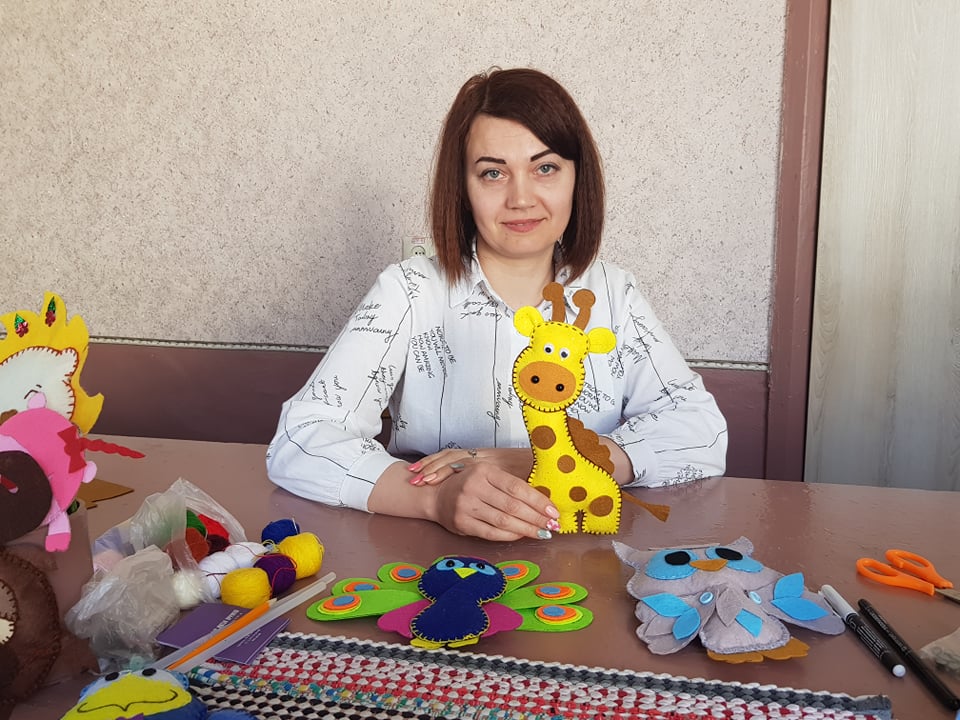 Плоскі іграшки з фетру. Практичне заняття 3. ЖИРАФА