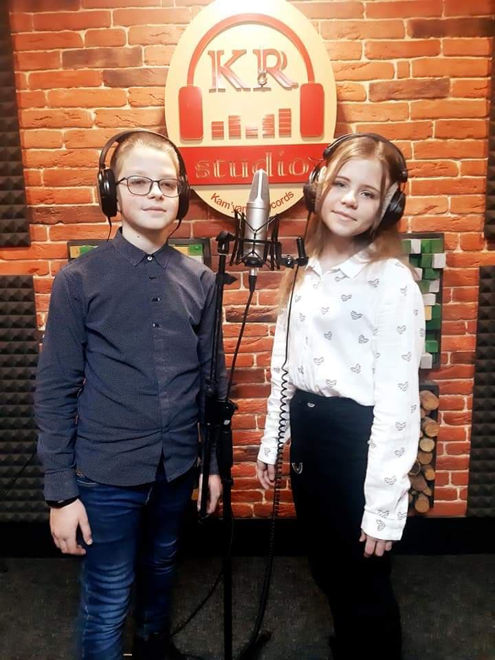 Гуртківці ЦДЮТ естрадно-вокального гуртка “Веснянка” взяли участь у дистанційному багатожанровому конкурсі Music wave of art