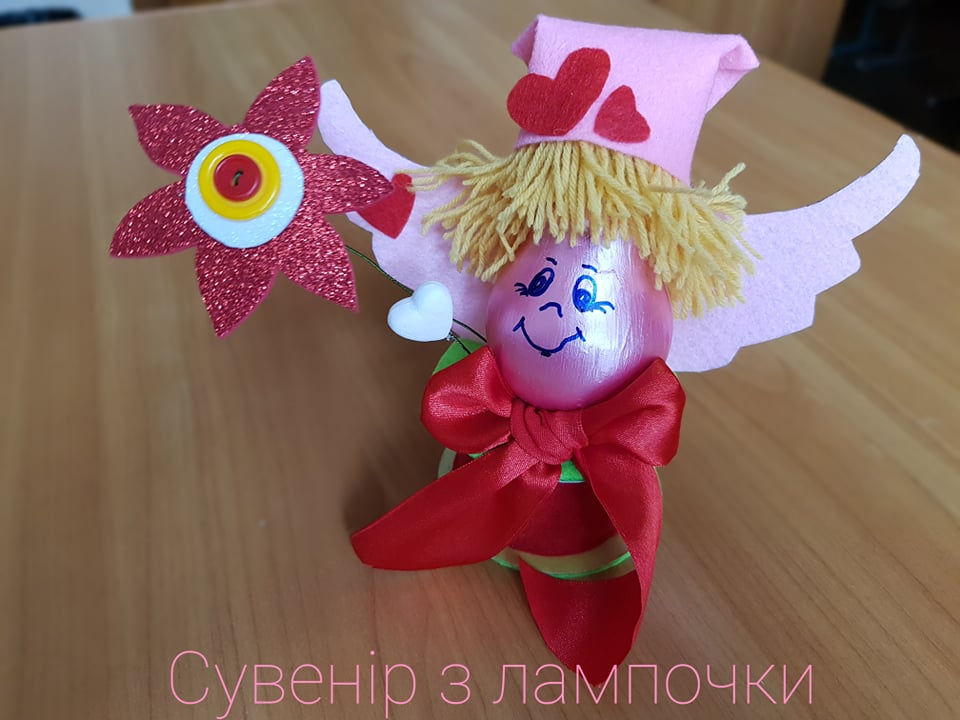 Виготовлення сувеніру з лампочки