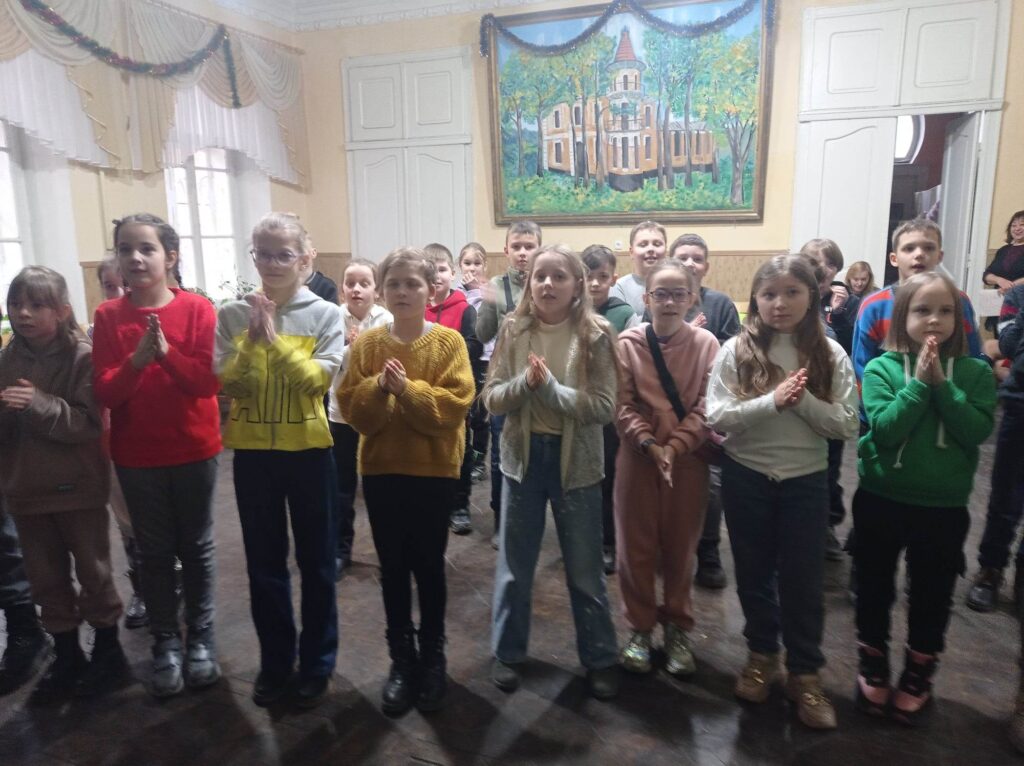 Дзвенять пісні на Україні