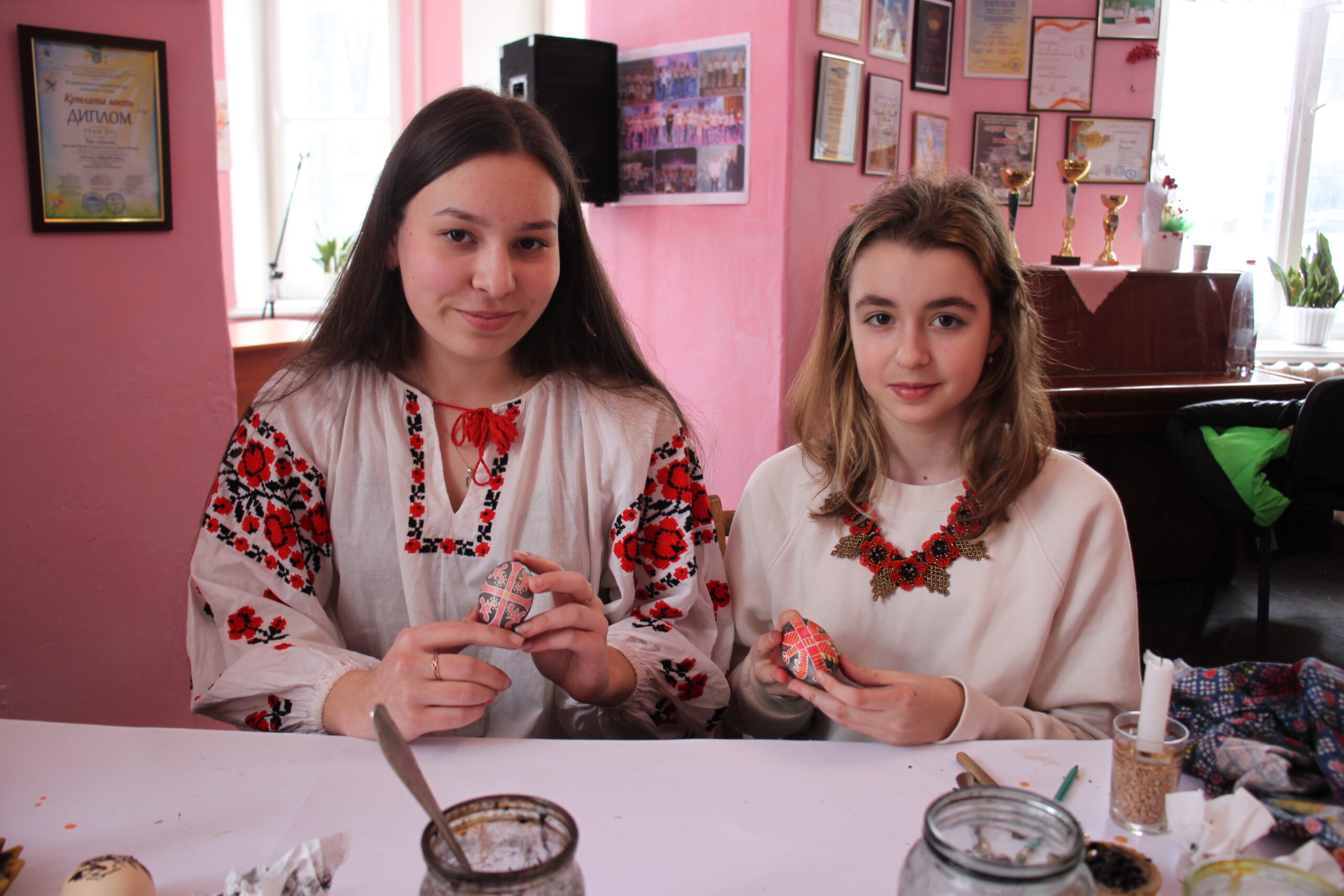 Великодні барви писанок