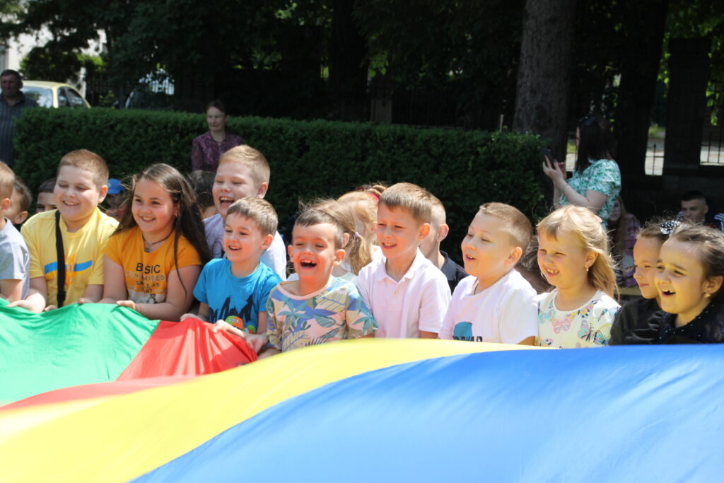 Діти і перший день літа