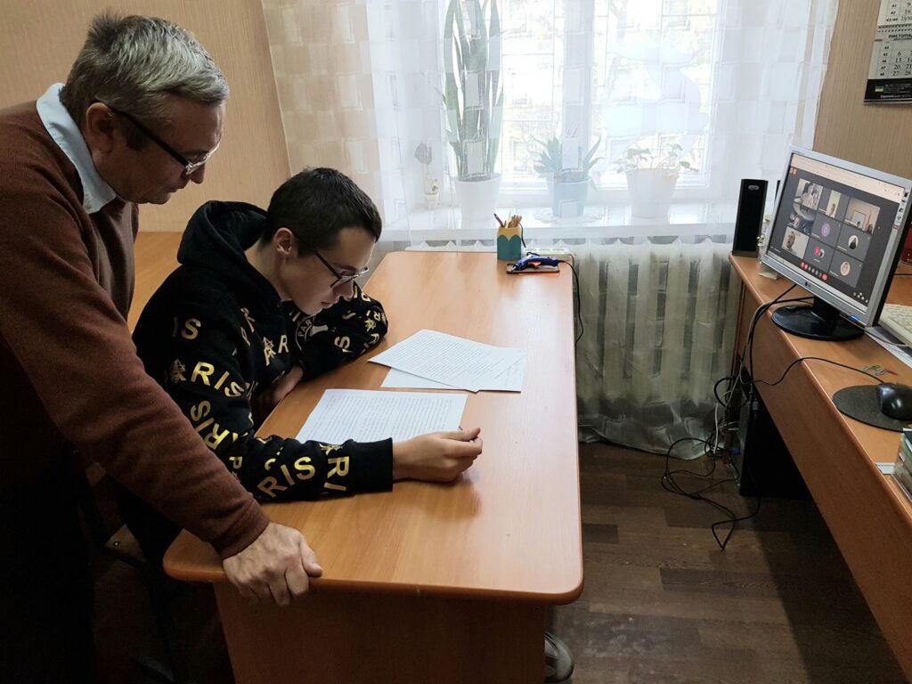 ВІТАЄМО зі здобуттям призових місць у Всеукраїнському конкурсі-колоквіумі “Космос.Людина.Духовність”