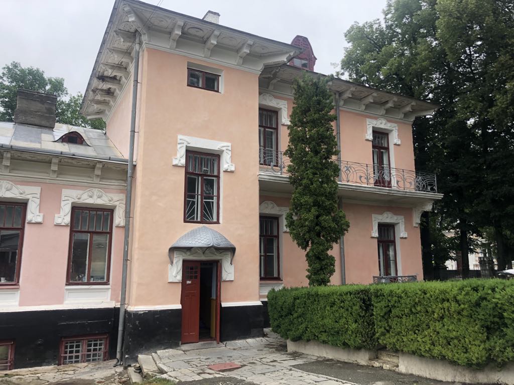 Центр дитячої та юнацької творчості в активній фазі ремонтних робіт