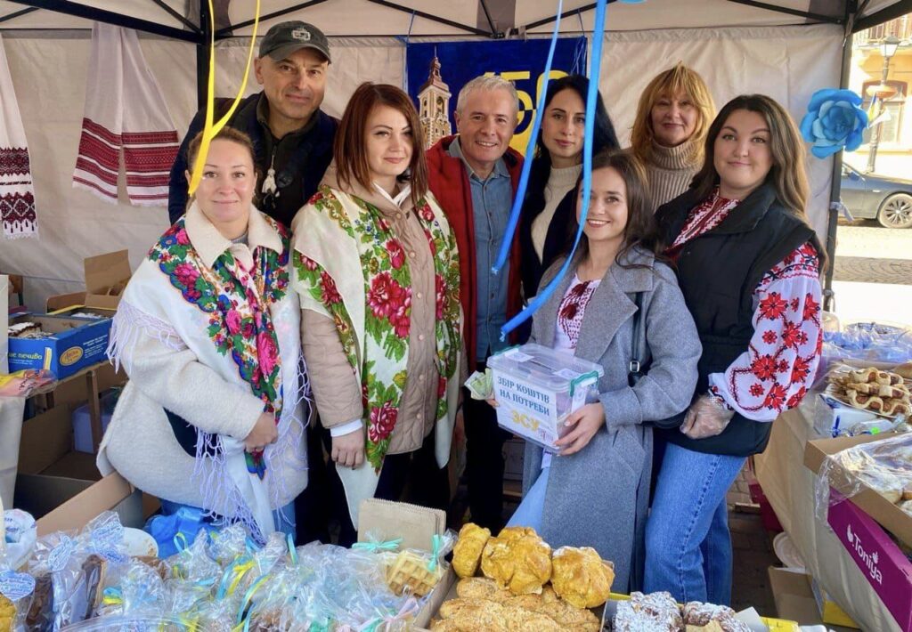 Благодійний ярмарок