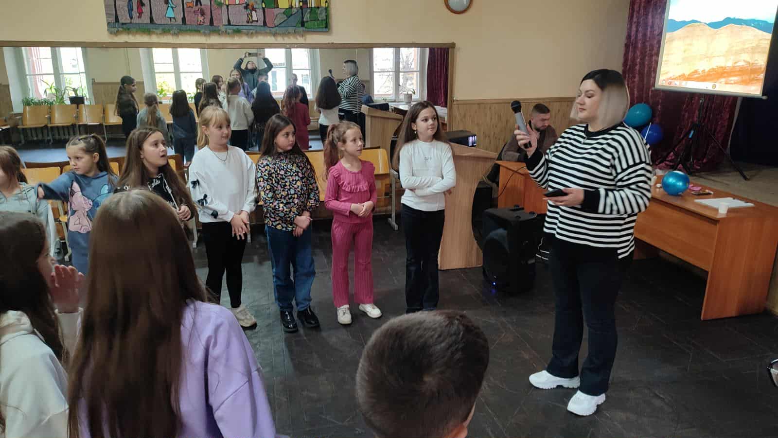 Музично-розважальна програма &laquo;Осінній ритм&raquo;!