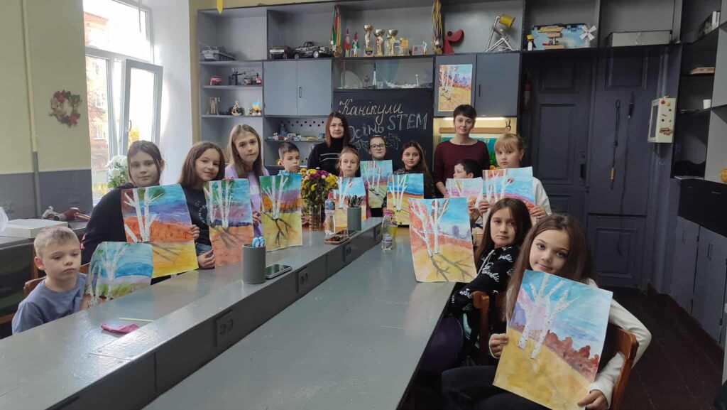 День 4 STEM-канікул: &laquo;STEM-дизайн – наука у кольорах&raquo;