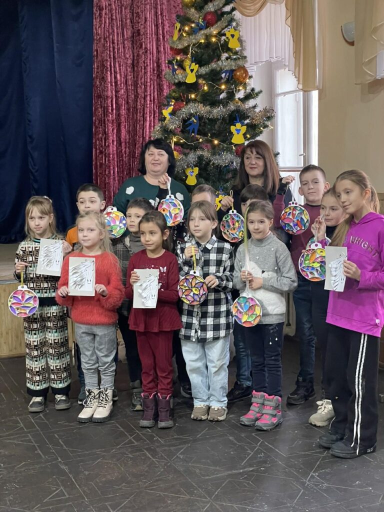 Весело та цікаво проводять зимові канікули вихованці гуртка &laquo;Подоляночка&raquo;.