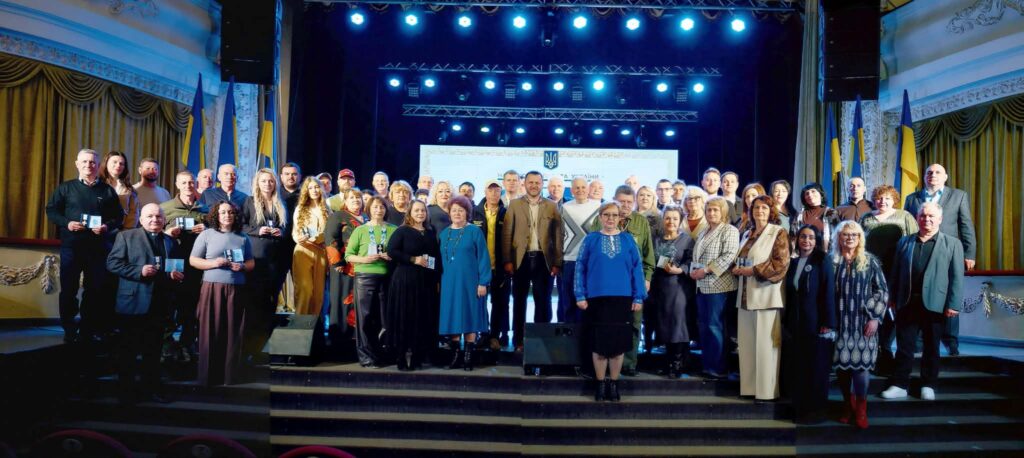 Час плекає героїв!
