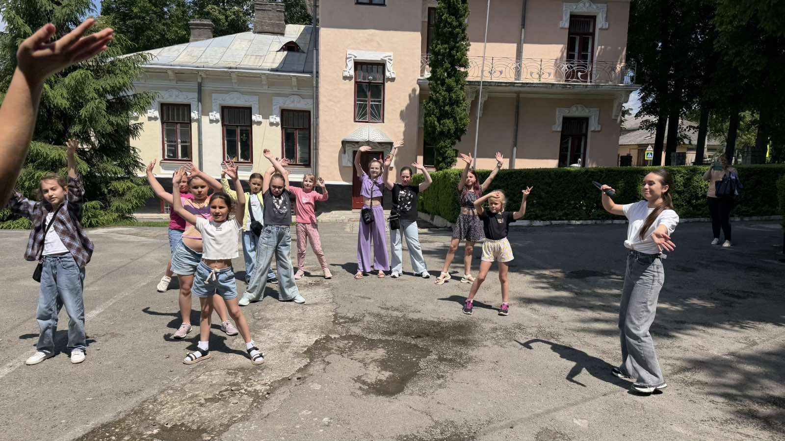ЯСКРАВЕ ЛІТО РАЗОМ!